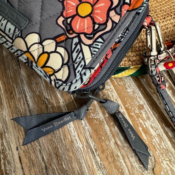 Vera Bradley Beach Bundle - Picture 10 of 10